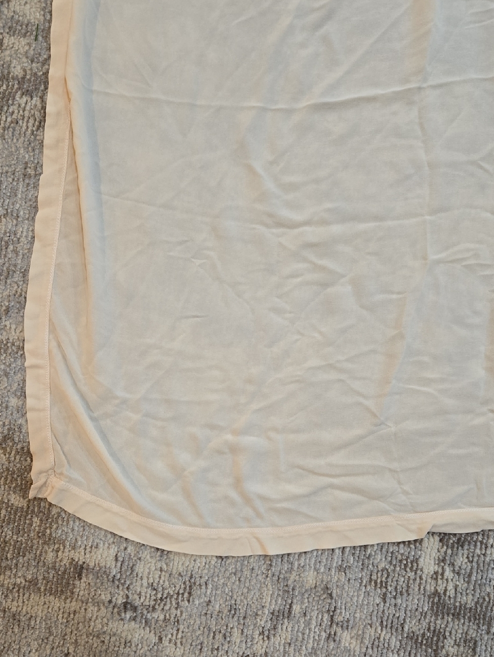 CHANEL Luxurious Cream Wrap - Picture 5 of 7